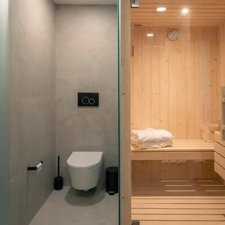 Luxury Wellness In The Heart Of With Private Sauna * Oporto