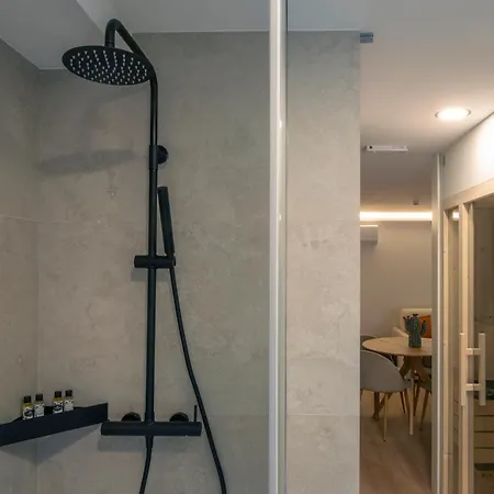 דירה Luxury Wellness In The Heart Of With Private Sauna פורטו