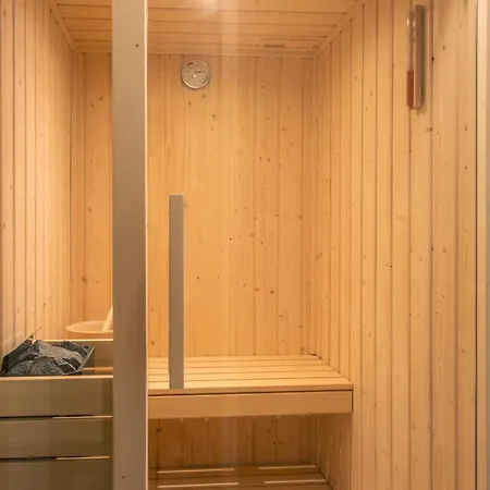 Luxury Wellness In The Heart Of With Private Sauna דירה *