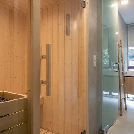 Luxury Wellness In The Heart Of With Private Sauna דירה