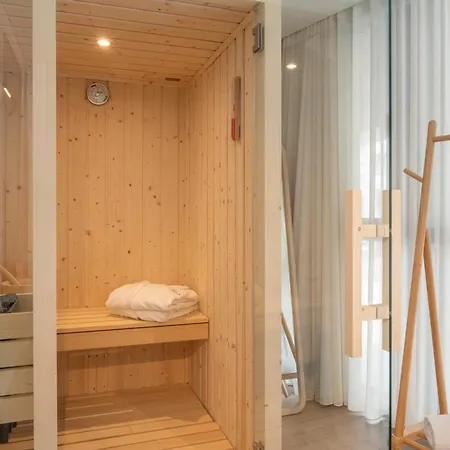 Luxury Wellness In The Heart Of With Private Sauna פורטו